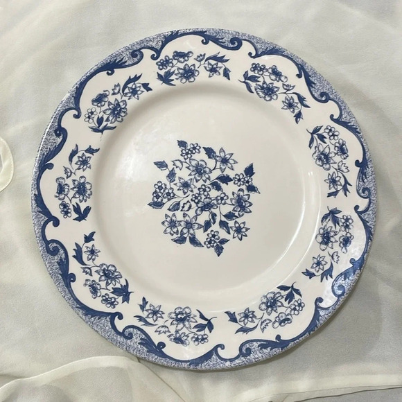 ROYAL STAFFORD DINNER PLATE - Picture 1 of 2